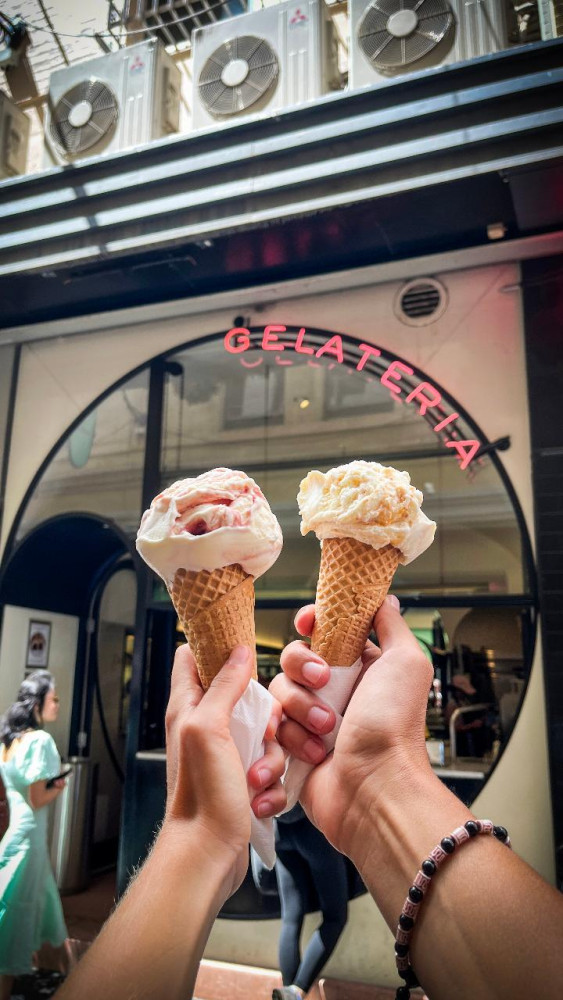Melbourne Secret Laneways Evening Food Tour & Hidden Speakeasy Bar