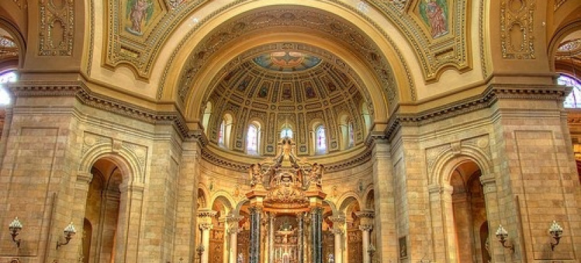 St. Paul’s Cathedral Docent Highlights Tour in Minnesota