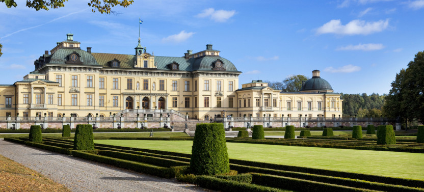 Sigtuna & Drottningholm Private Driving Tour