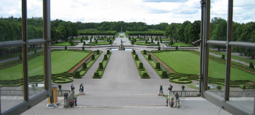 Sigtuna & Drottningholm Private Driving Tour