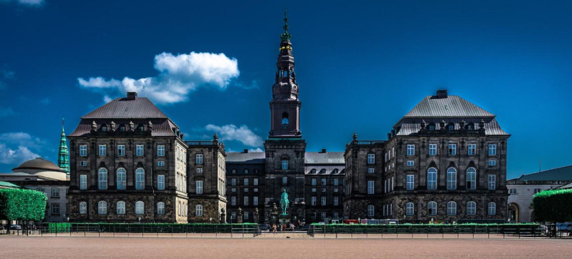 Copenhagen & Christiansborg Palace Private Driving Tour
