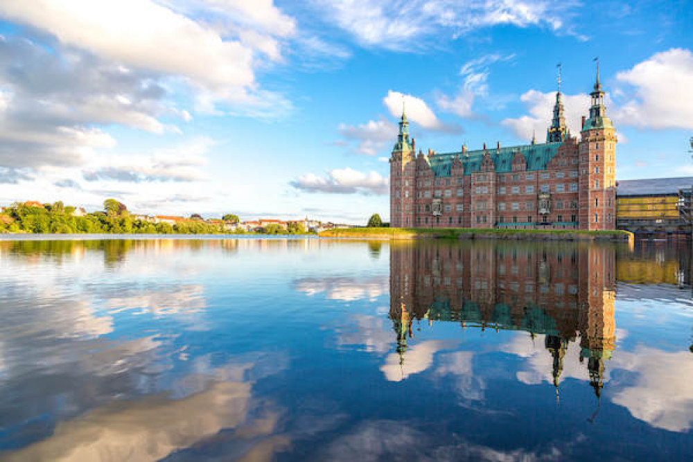 Frederiksborg & Kronborg Castle Private Driving Tour