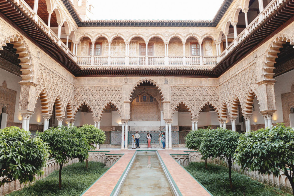 Best of Seville Walking Tour: VIP Alcazar Access & Cathedral