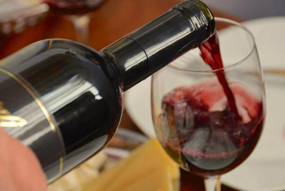 Private Vintage Car Experience with Wine Tasting or Traditional Lunch