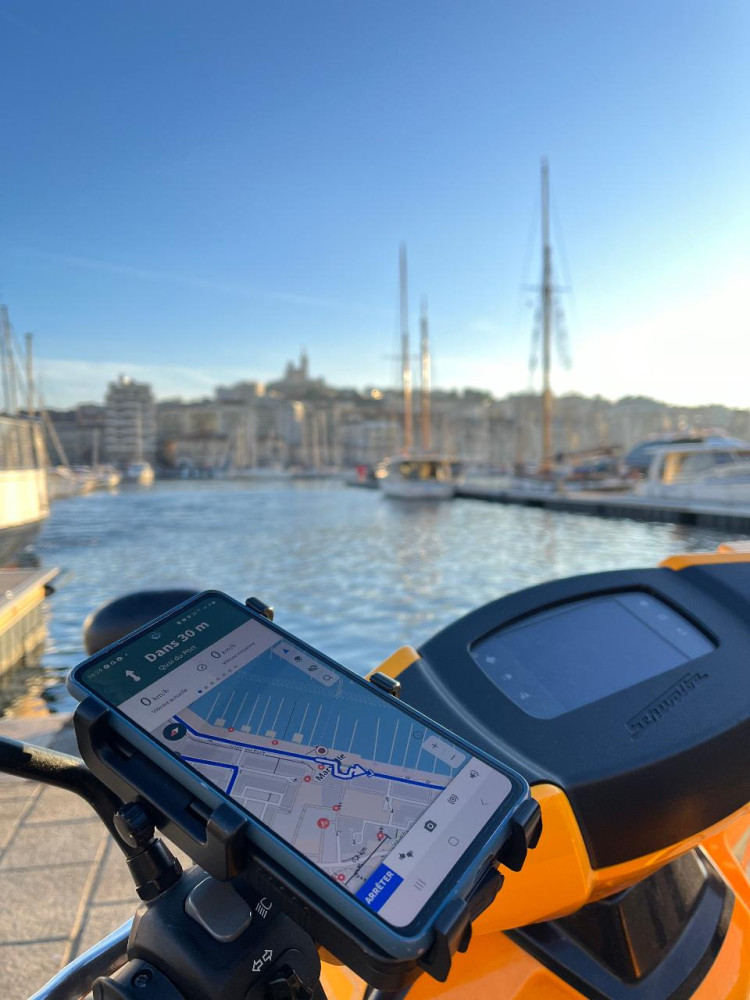Electric Scooter Rental in Cassis with GPS Routes and Free Parking