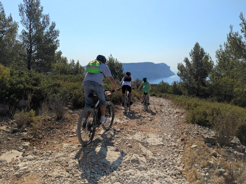 Electric Mountain Bike Rental with GPS Virtual Guide in Cassis