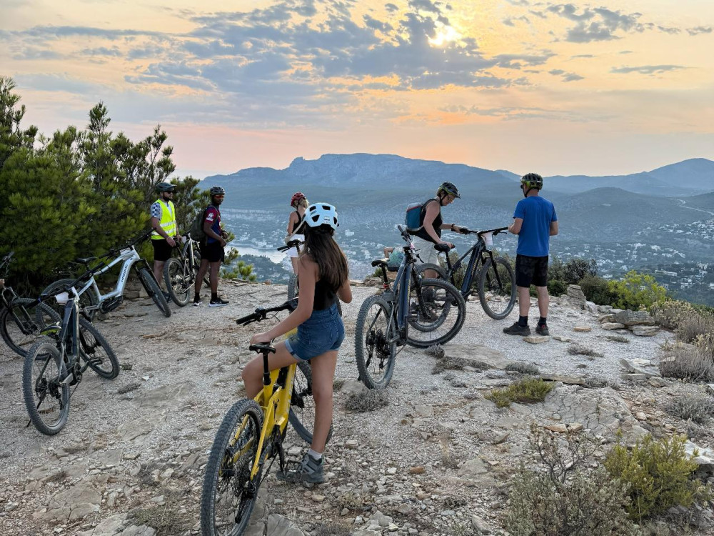 Sunset Electric Mountain Bike Tour in Cassis