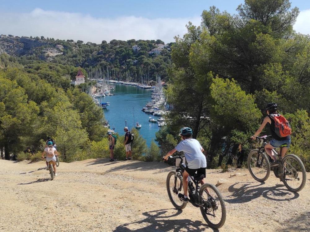 Advanced Electric Mountain Bike Tour of Cassis and Calanques