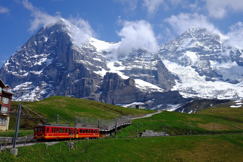 Jungfraujoch & Lauterbrunnen Alpine Tour | From Zurich