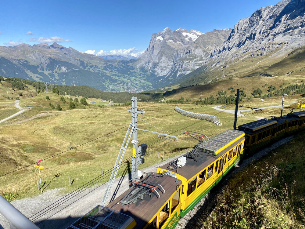 Lauterbrunnen, Jungfrau & Grindelwald Tour | From Basel