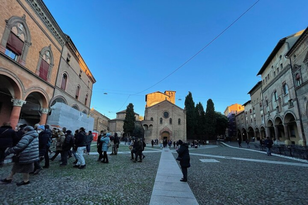 Bologna: A Self-Guided Audio Tour from Porta Galliera to Le Tre Frecce