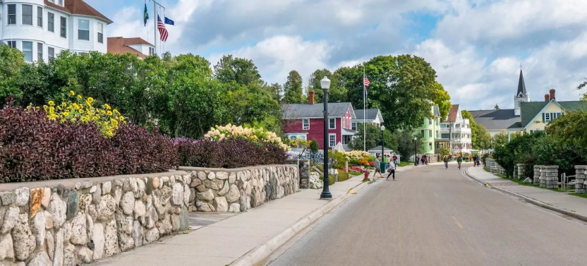 Self-Guided Scenic Mackinac Island Cycling Tour