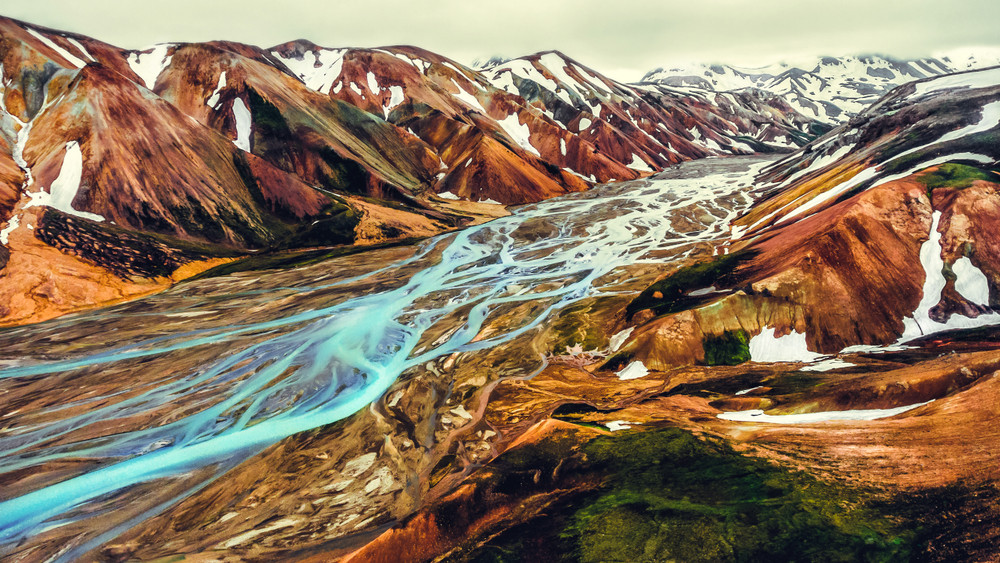 Landmannalaugar Highlands 4x4 Minibus Tour with Hot Spring Bath