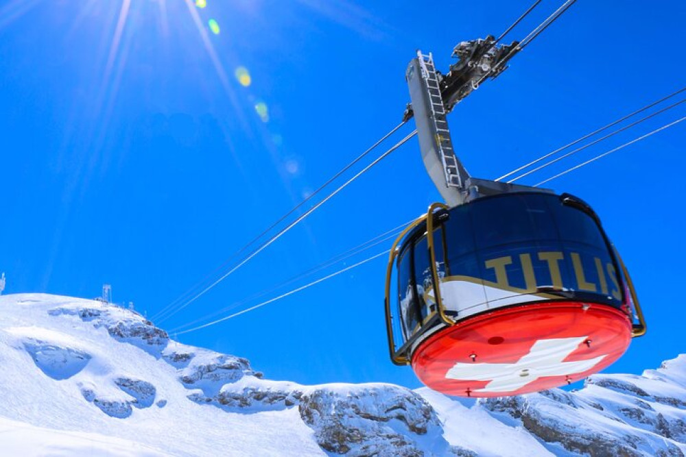 Small Group Tour - Mount Titlis and Private Fondue
