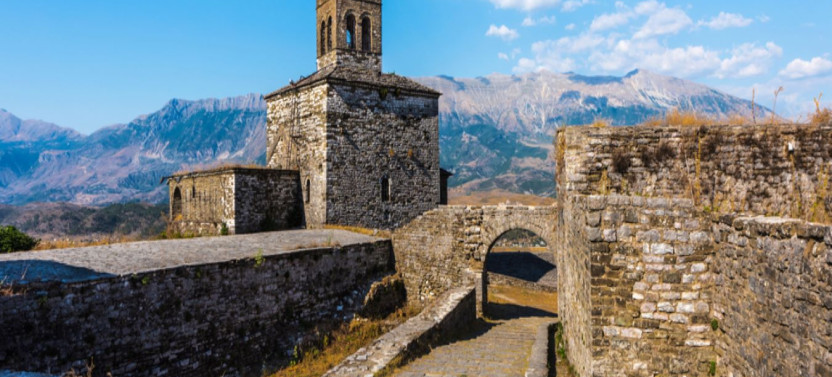 Gjirokaster walking Tour Baazar – The Castle – Zekate house