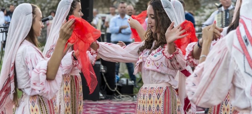 Gjirokaster walking Tour Baazar – The Castle – Zekate house
