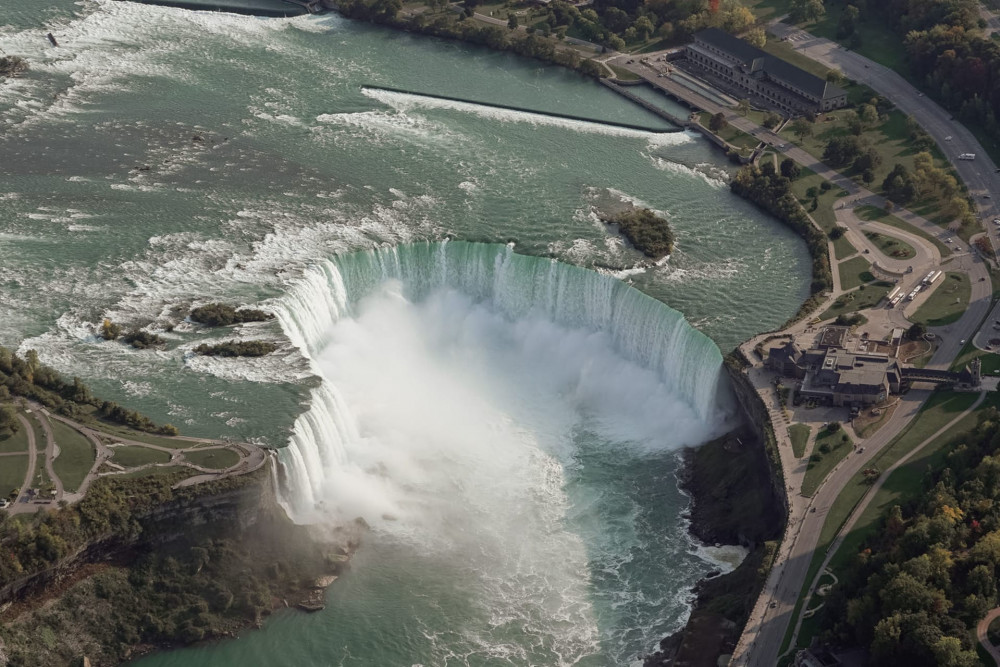 Niagara Underground: Power Station & Tunnel Under the Falls Tour