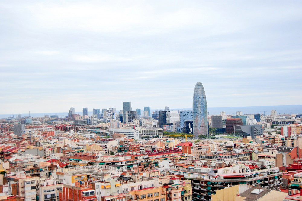 Barcelona Private: Highlights & Sagrada Familia + Lunch