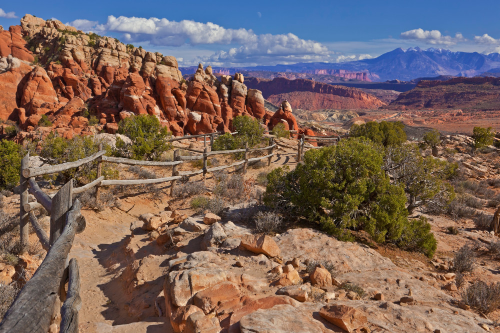 Audio-Guided Driving Tour to Arches National Park