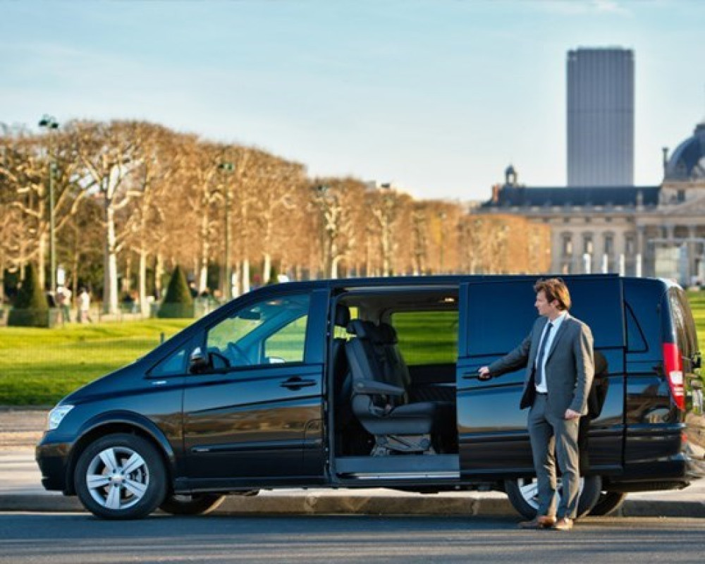 Airport Transfer - Between Airports & Central Paris