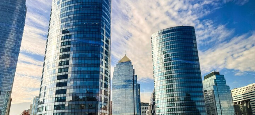 Sky Costanera, Mut & Las Condes "Sanhattan" Financial District