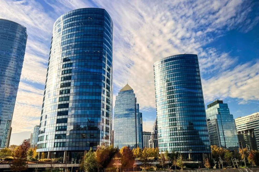 Sky Costanera, Mut & Las Condes 