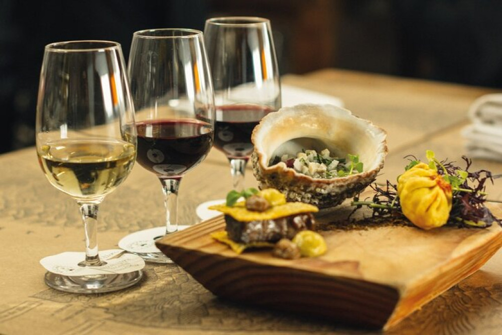 Lastarria Culinary Experience: A Journey Through Wine, Food & History