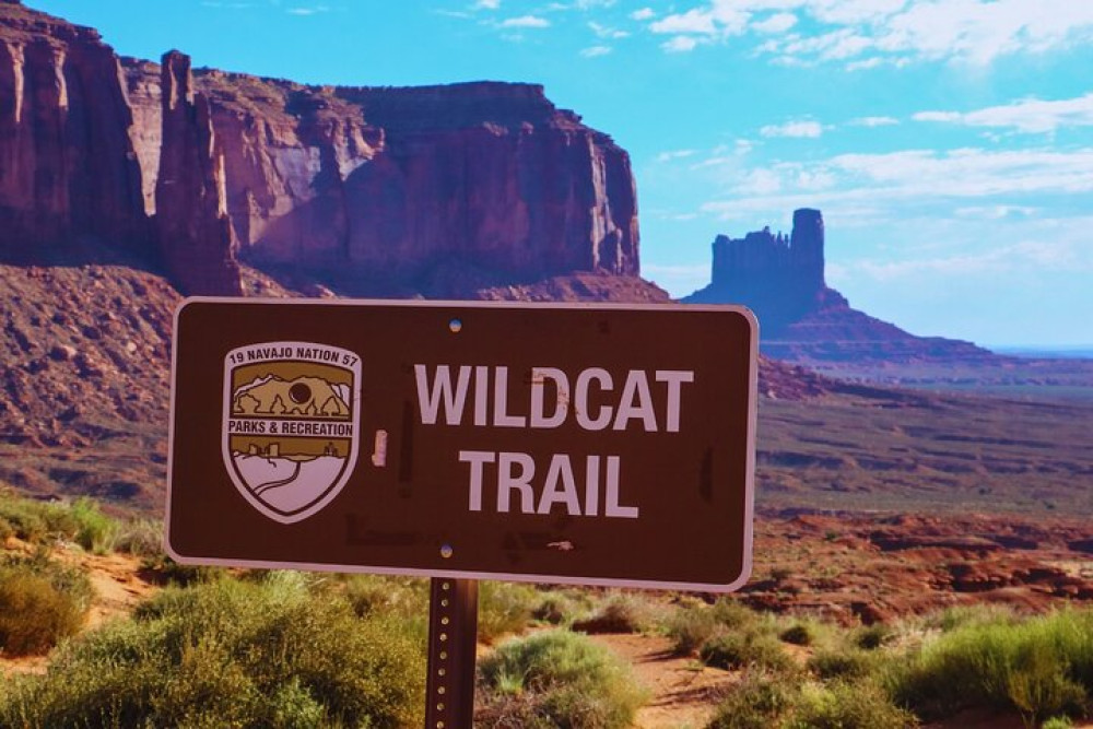 Self-Guided Driving Audio Tour of Monument Valley