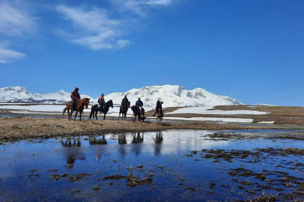 Horse Riding - Periodical Lakes Tour