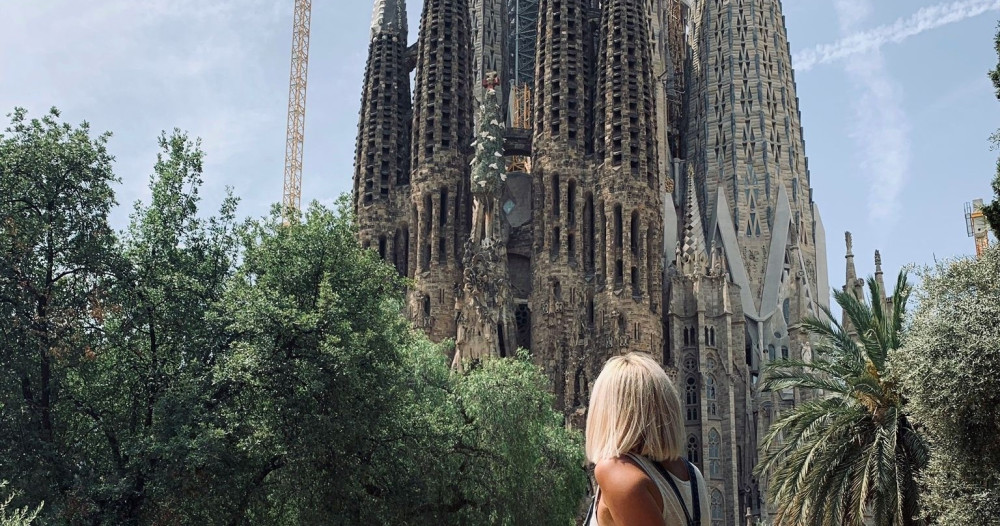 Sagrada Familia with Official Guide and Optional Extras - Private Tour