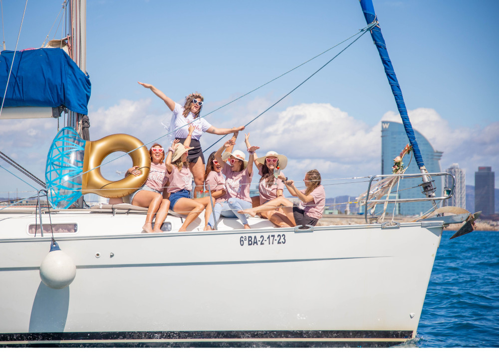 Bachelor/Bachelorette Party – Catamaran (Up to 35 people)