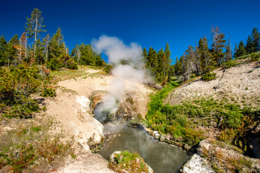 Audio-Guided Driving Tour of Yellowstone National Park