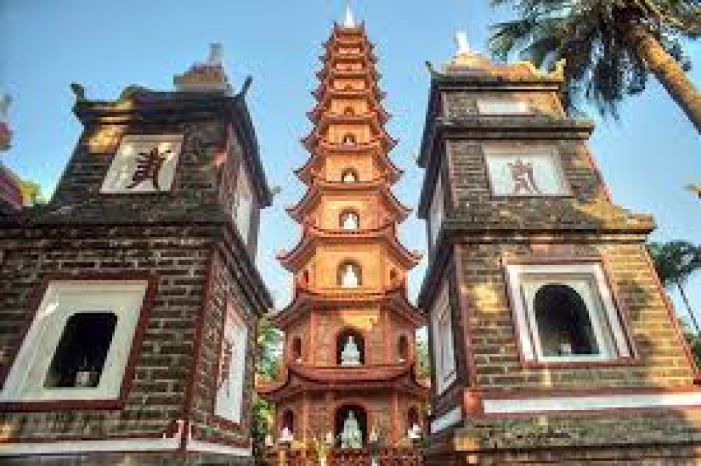 4-Day Hanoi, Halong Bay & Ninh Binh Tour with Cruise and Boat Ride