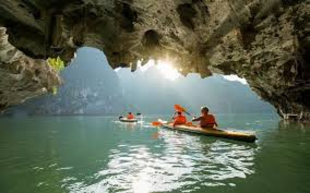 5-Day Hanoi, Halong Bay & Ninh Binh Tour with Scenic Cruises