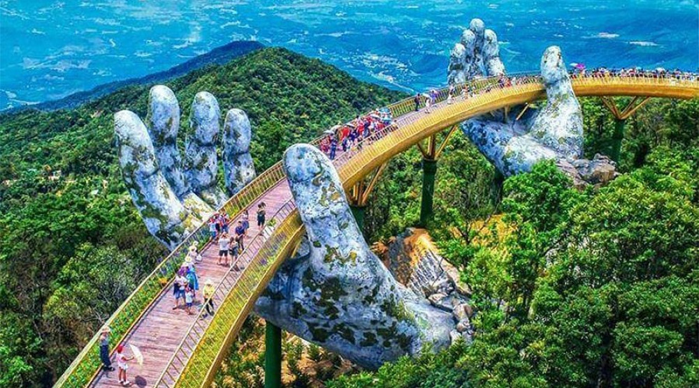 7-Day Vietnam Highlights Tour from Saigon to Hanoi with Halong Bay