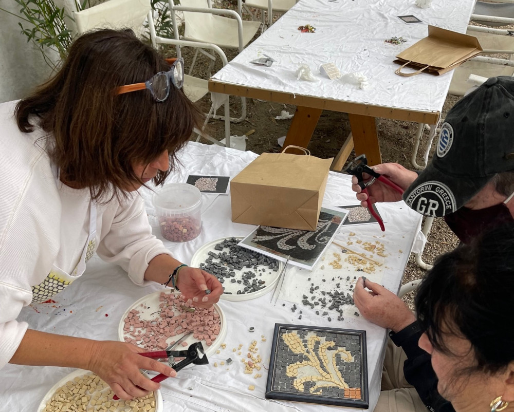Unique Mosaic Workshop With a Cycladic Artist