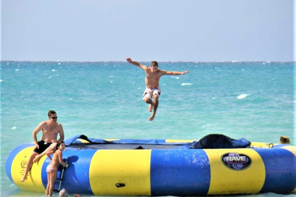 Doctor's Cave Beach, Margaritaville & Shopping Tour