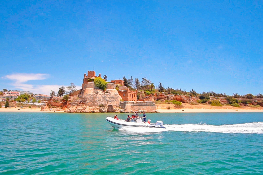 High-Speed Benagil Sea Caves Speedboat Tour from Algarve Coast