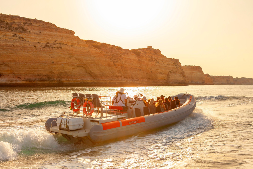 Private Speedboat To Benagil Caves Tour in Spanish