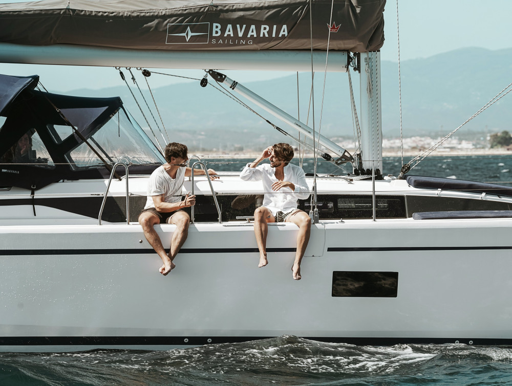 Full-Day Luxury Sailing Yacht Cruise Along the Algarve from Portimão
