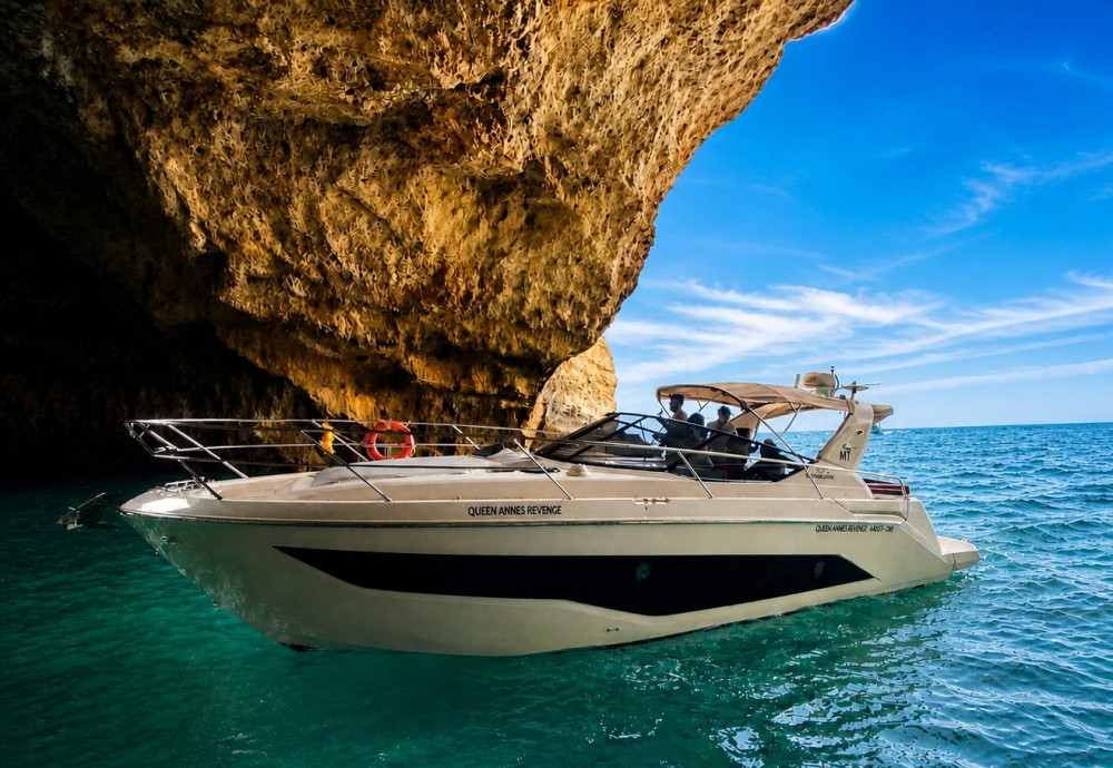 Half-Day Luxury Cranchi Yacht Cruise to Benagil Caves