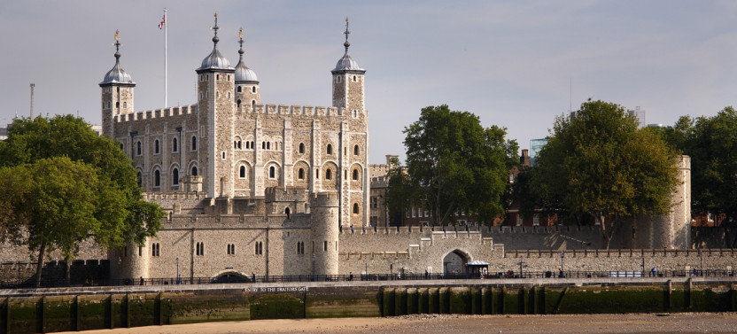 London Romantic Paris Day Trip with Louvre & Lunch