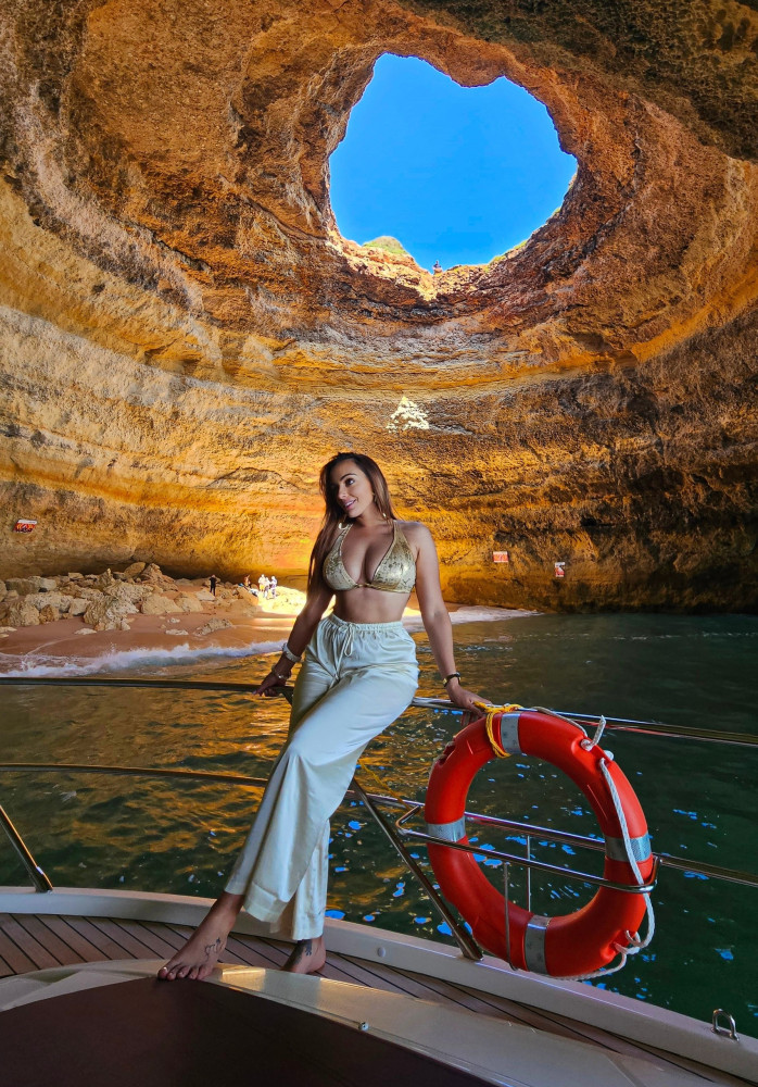 Private Full-Day Luxury Yacht Cruise to Benagil Caves in Algarve