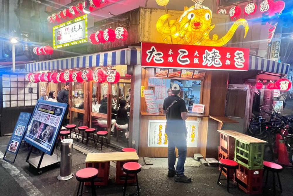 Small-Group Hidden Backstreet Foodie Night Tour in Osaka