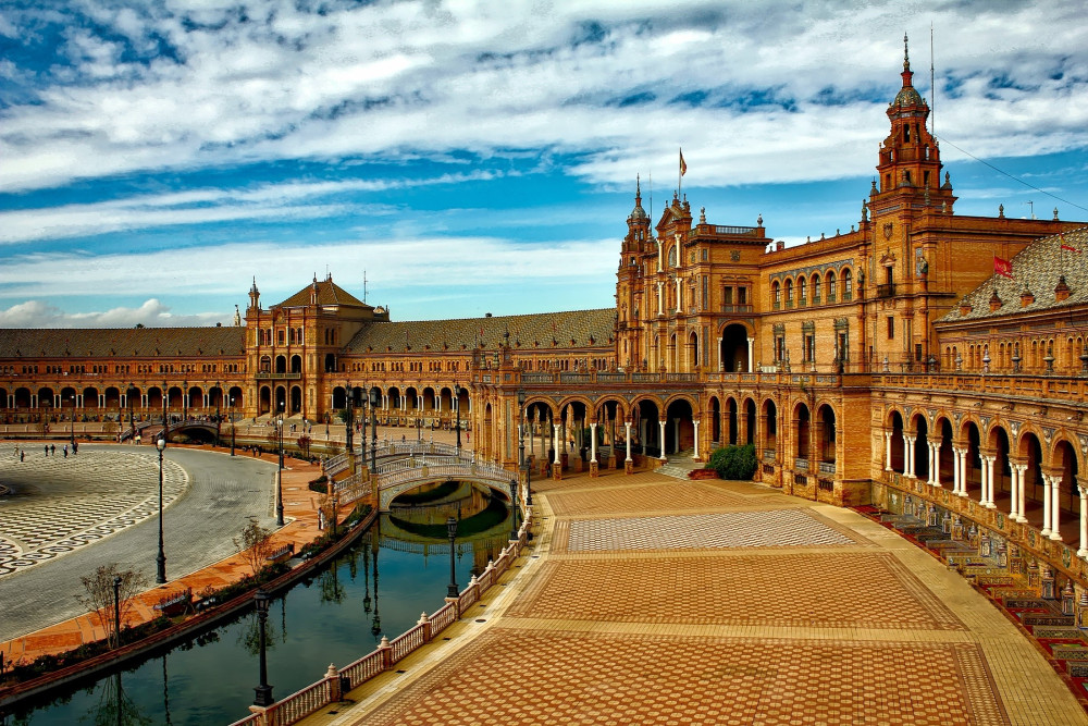 Full-Day Seville Sightseeing Tour with Algarve Hotel Pickup