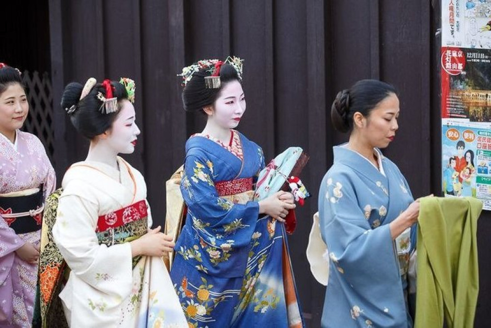 Gion Geisha District Sunset Tour In Spanish And En Español