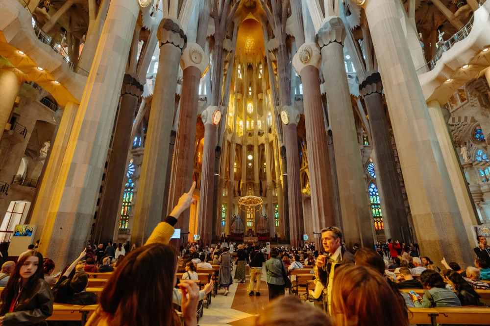 Sagrada Familia Closing Time Experience: Evening Light & Rooftop Views