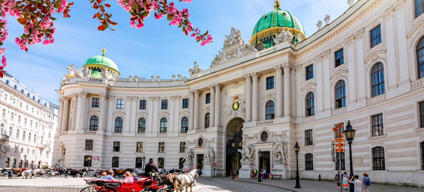 Skip-the-line Empress Sisi Museum, Hofburg & Gardens Tour