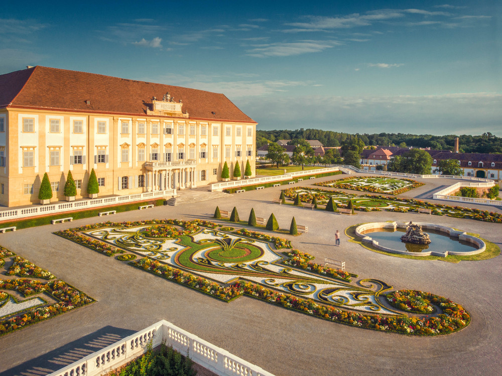 Half-day Trip To Schloss Hof Palace & Baroque Gardens