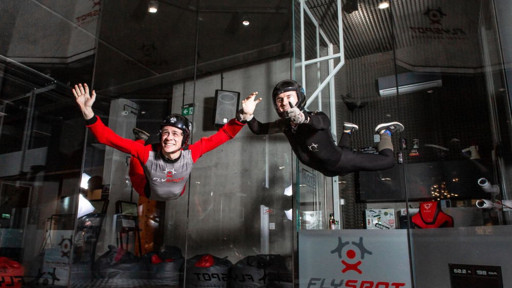 From Krakow: Indoor Skydiving Lesson With Private Transfer